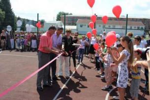 Во Владикавказе открылась универсальная спортивная площадка